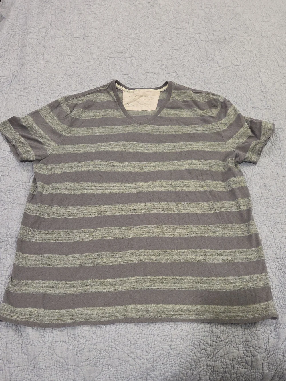 Banana Republic Gray Striped Short Sleeve Tee Size XL!